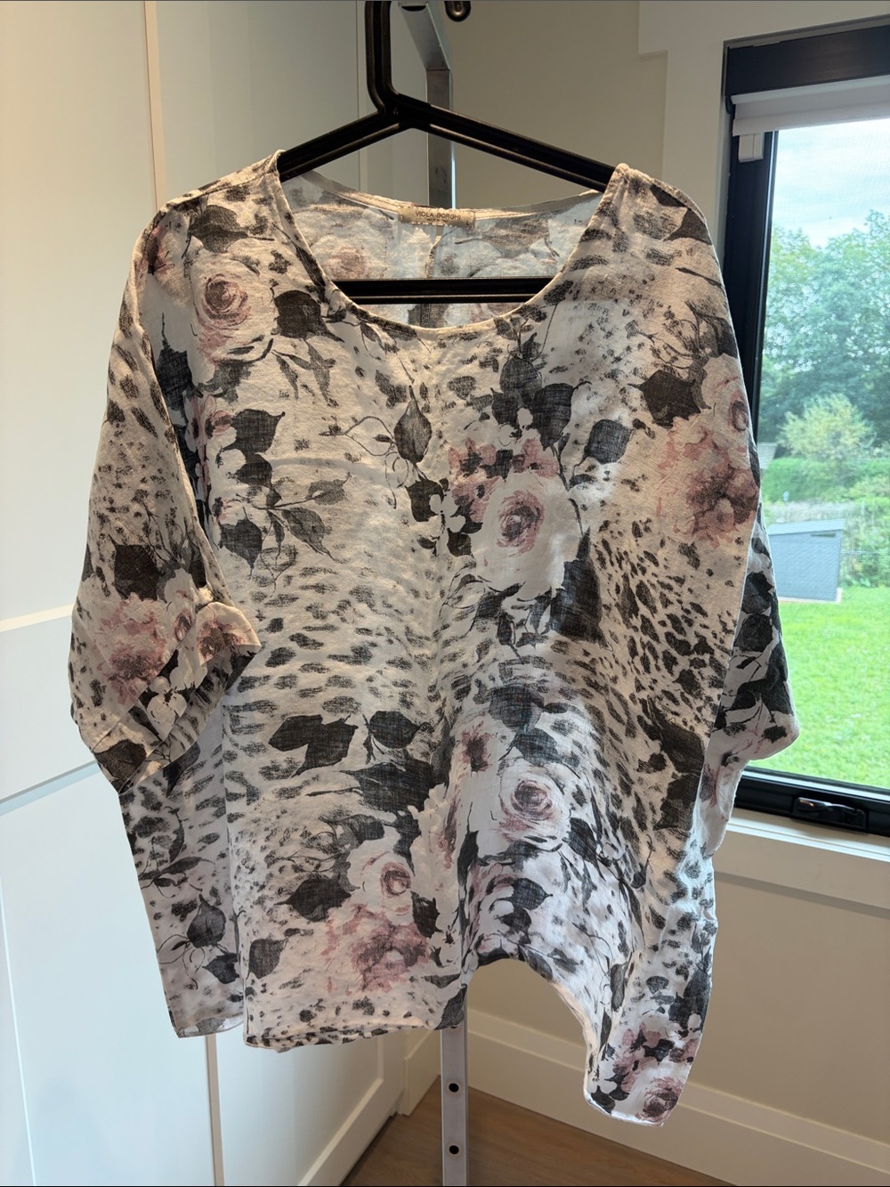 100% Linen Relaxed Scoop Neck Floral Tunic in White and Pink